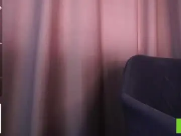 Chaturbate Live Sex Cam of cinacandy