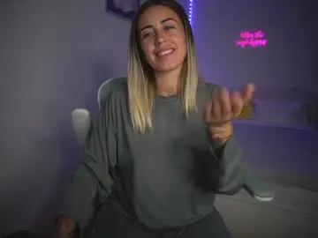 Chaturbate Live Sex Cam of lunaink_