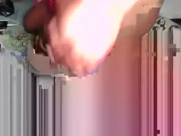 Chaturbate Live Porn of camilla_toosexy