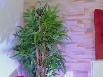 Chaturbate Live Sex Cam of helenceccile