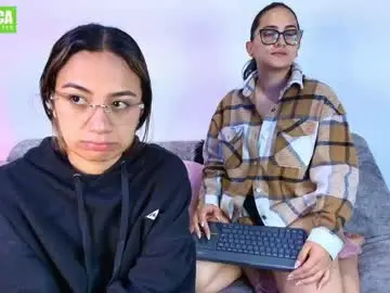 Chaturbate Live Sex Cam of jules_n_gia