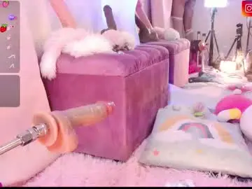 Chaturbate Best live sex cam show of emilyy_queen