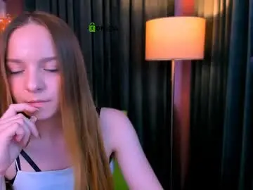 Chaturbate Live Sex Cam of maddy_moah
