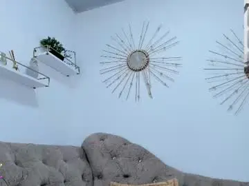 Chaturbate Best live sex cam show of miah_bigboobs