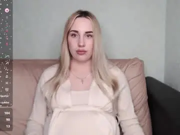 Chaturbate Live Sex Cam of monika_luire