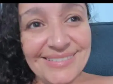 Chaturbate Live Sex Cam of _luna__sweet_