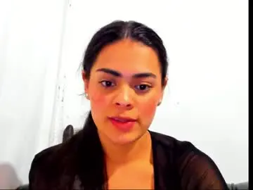 Chaturbate Free Porn Cam of antonella_gomez22