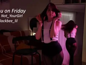 Chaturbate Live Sex of _blackbee_