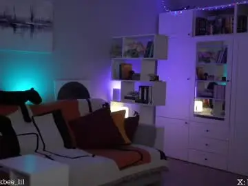 Chaturbate Live Sex Cam of _blackbee_