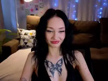 Chaturbate Live Sex Cam of holly_berryy_