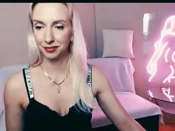 Chaturbate Free Porn Cam of cute_smile_shy