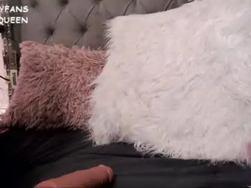 Chaturbate Live Sex Cam of curvymodelmilf