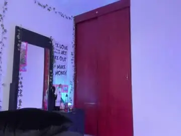 Chaturbate Live Sex Cam of little_kayla_