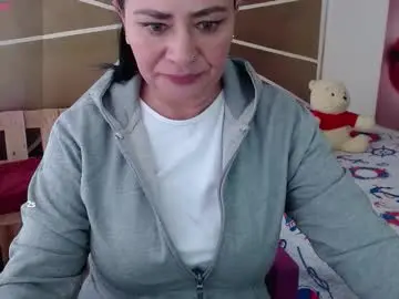 Chaturbate Live Sex Cam of mira_valen