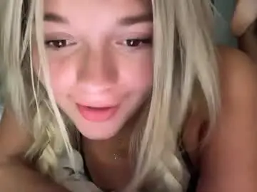 Chaturbate Live Sex Cam of thelexirose