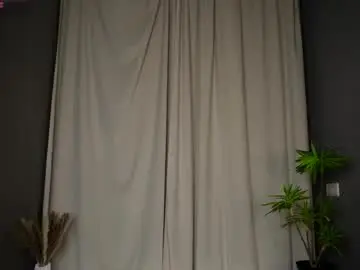 Chaturbate Nude Webcam of mymonique