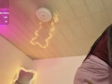 Chaturbate Live Sex Cam of laylafoxy_tay