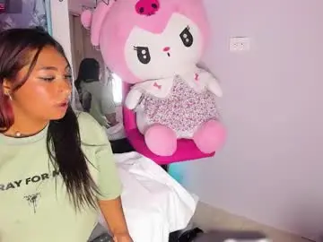 Chaturbate Live Sex Cam of tinna_noa