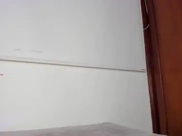 Chaturbate Live Sex Cam of ale_alejandra