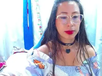 Chaturbate Best live sex cam show of gia_leinn