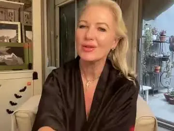 Chaturbate Sex Cam of gl1tter_barbie