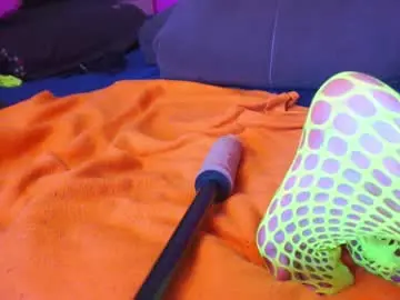 Chaturbate Live Sex Cam of sweetfoxed