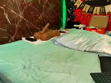 Chaturbate Live Porn of crazzy_pussy
