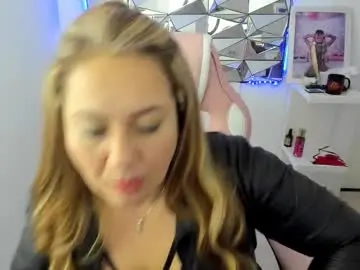 Chaturbate Nude Webcam of camixxx_m