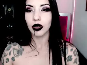 Chaturbate Free Porn Cam of emearld_black