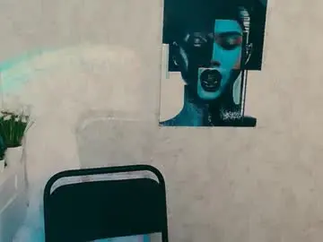 Chaturbate Free Porn Cam of alinafrey_