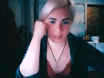 Chaturbate Live Sex Cam of alinafrey_