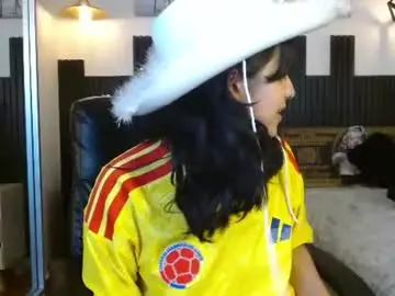 Chaturbate Live Sex Cam of yurii_petite