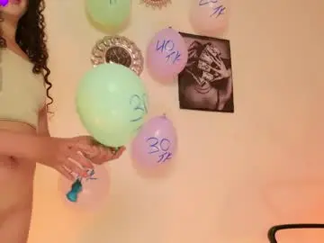 Chaturbate Watch Live Sex Cams of maravelvett