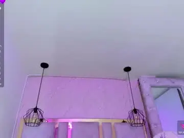 Chaturbate Live Sex Cam of dayana_harlow2