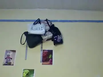 Chaturbate Live Porn of tinypussy_20