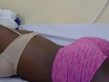 Chaturbate Live Sex Cam of slim_kiteey