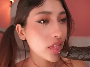 Chaturbate Nude Webcam of honeyymoonn_