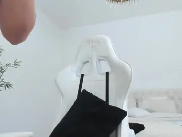 Chaturbate Best live sex cam show of christine0990__