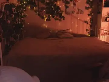 Chaturbate Live Sex Cam of salt_mira