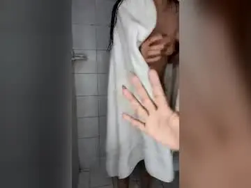 Chaturbate Live Sex Cam of sara_love_1