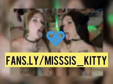 Chaturbate Live Sex of masterr_and_kittyy