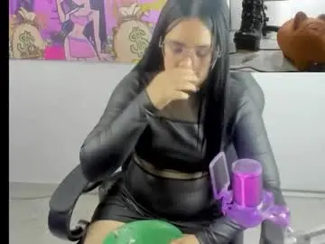 Chaturbate Adult Video Chat of queen_findom1