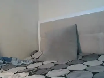 Chaturbate Live Sex Cam of queenbee254