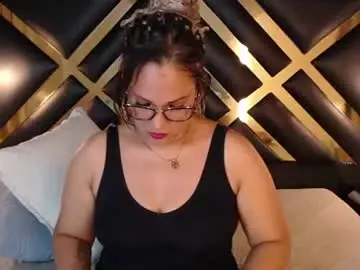 Chaturbate Live Sex Cam of samira_lennox