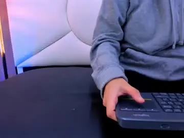 Chaturbate Sex Chat of andy_look