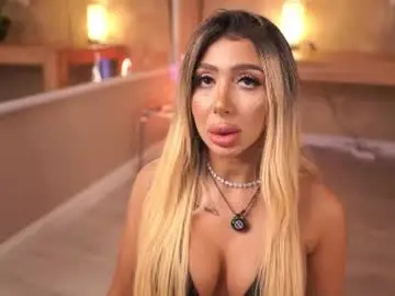 Chaturbate Adult Video Chat of lucyyrosse