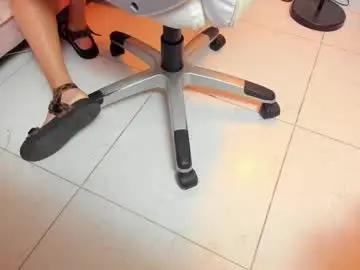 Chaturbate Live Sex Cam of kimmberly_saenz_