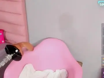 Chaturbate Live Sex Cam of emma_clarke_