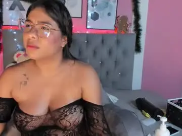 Chaturbate Live Sex Cam of xiara_lust