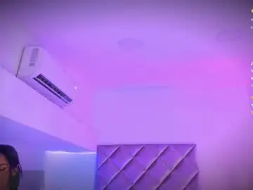 Chaturbate Live Sex of malaia_hills